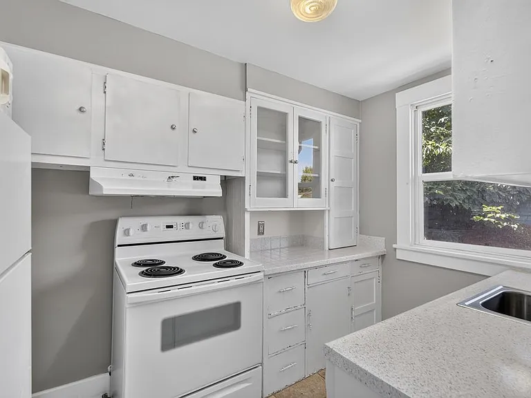 820 S J St #B — Photo 13