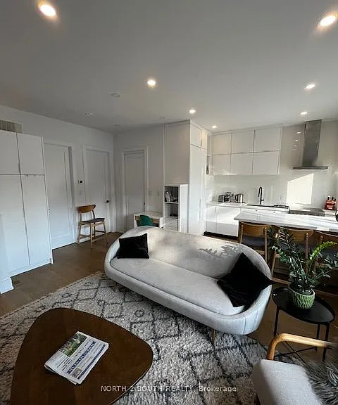 918 Manning Ave #B — Photo 4