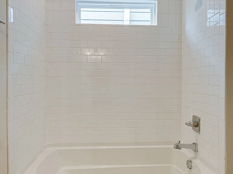 600B 45th Ave — Photo 18