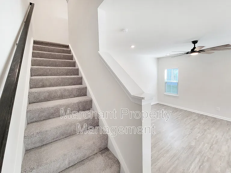 111 Marthawood Ln — Photo 15
