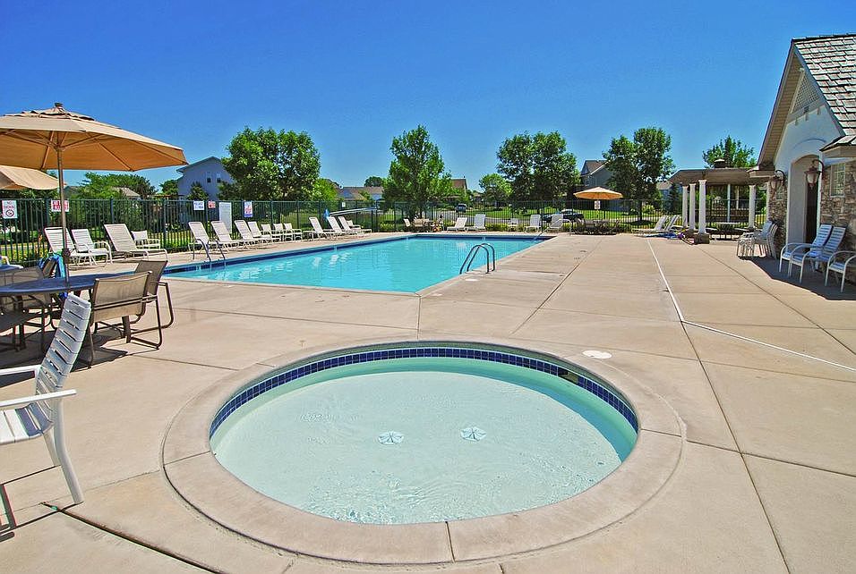 1st image of 364 Parkland Way