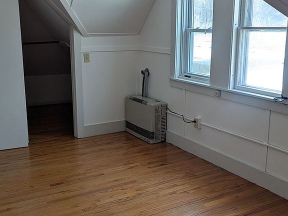 3rd image of 31 Barre St APT 7