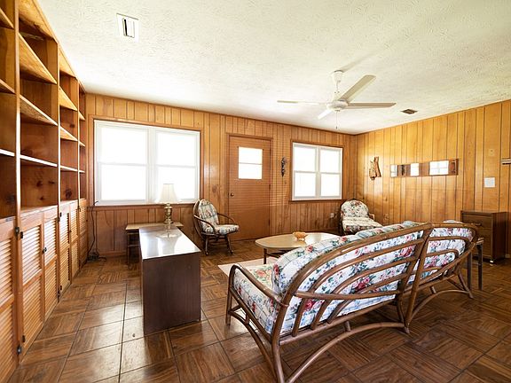 3rd image of 8015 E Cypress Dr