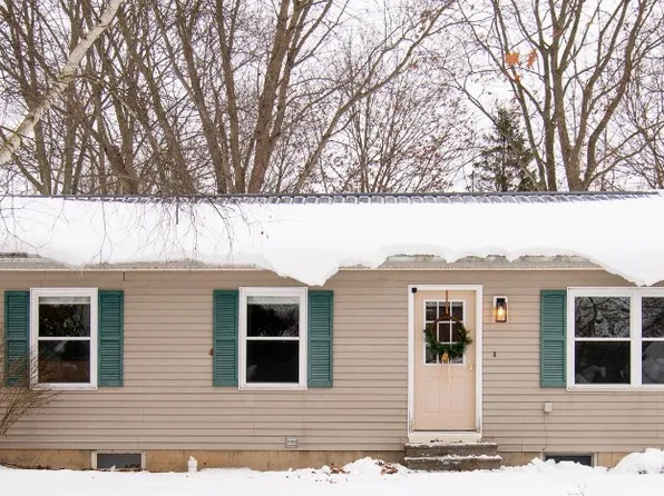 24 No Bar Dr, Corry, PA 16407