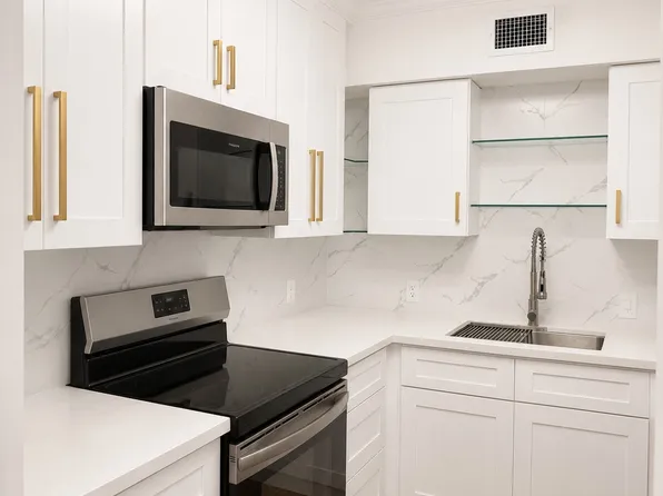 2600 Bellefontaine St #B18, Houston, TX 77025