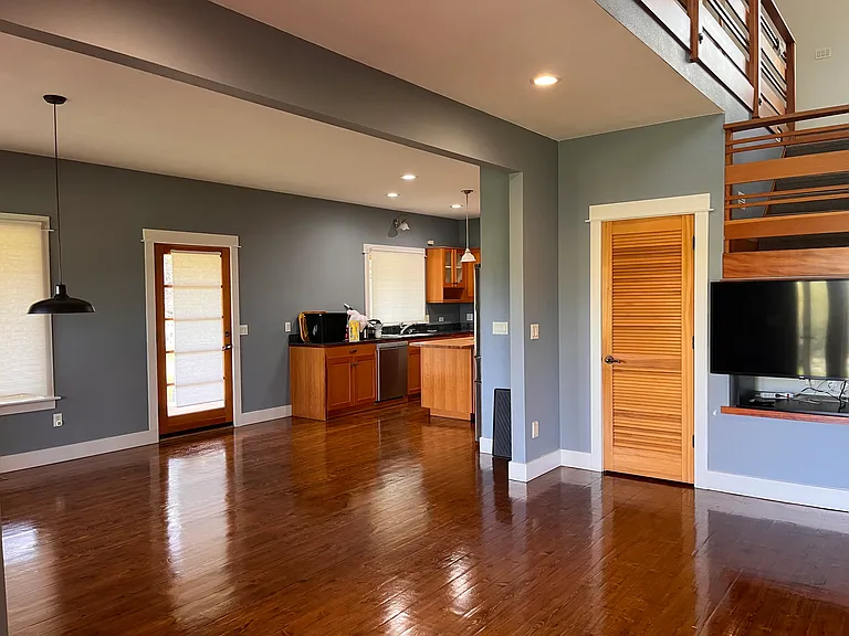 55219 Huntington Rd — Photo 10