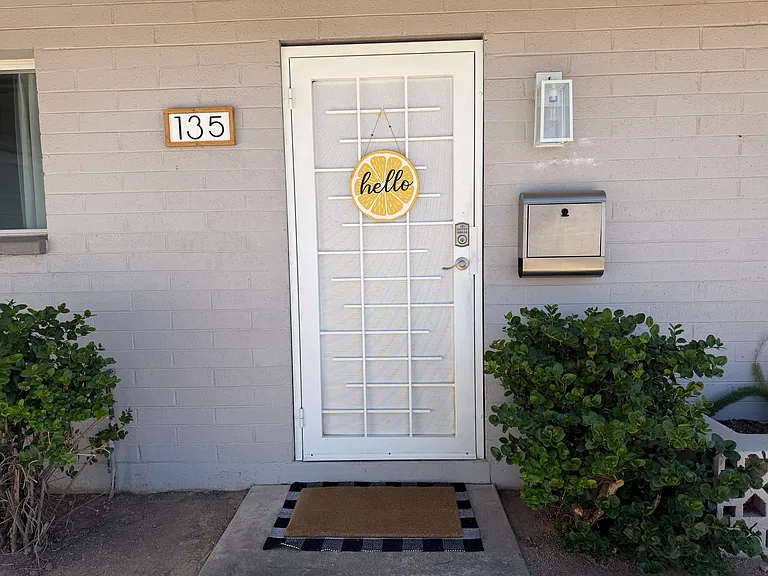 135 E Ellis Dr — Photo 4