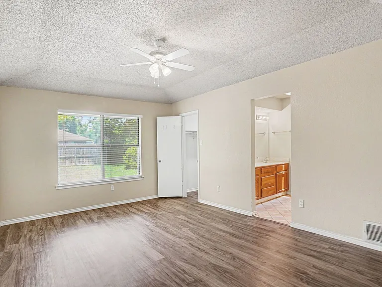 2608 Green Ridge St — Photo 13