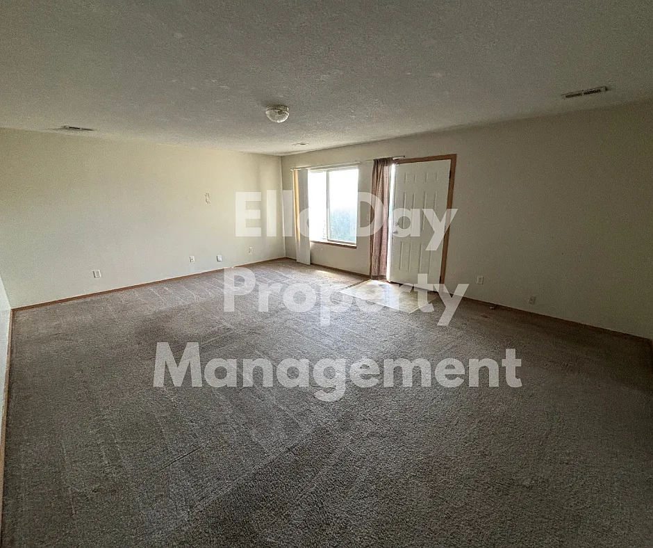 Building Photo - 2520 E Conquest St
