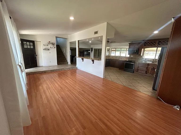 6916 W Georgia Ave — Photo 7