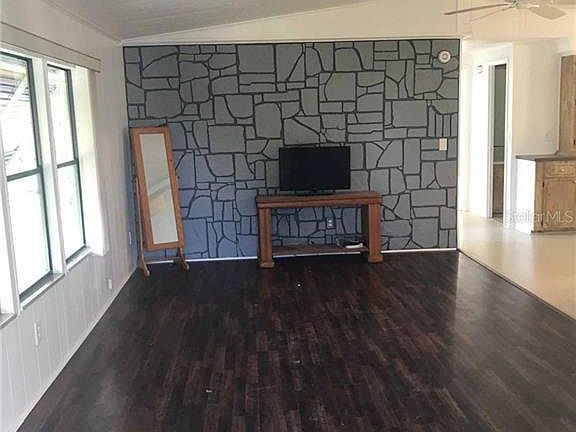 3rd image of 155 Pinewood Ter #20