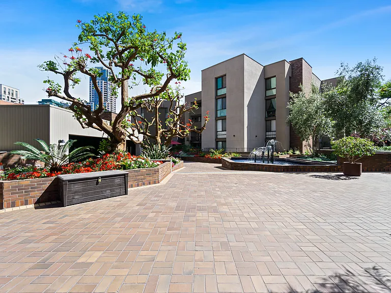 Marina Park Courtyard