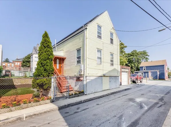 40 Division St, Chelsea, MA 02150