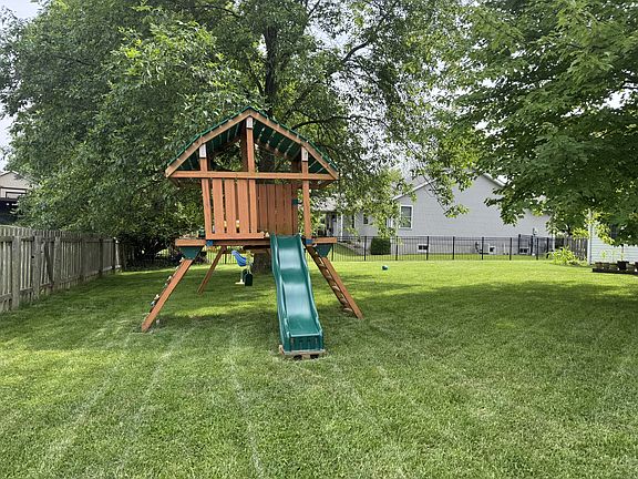 3rd image of 2716 Stone Valley Dr