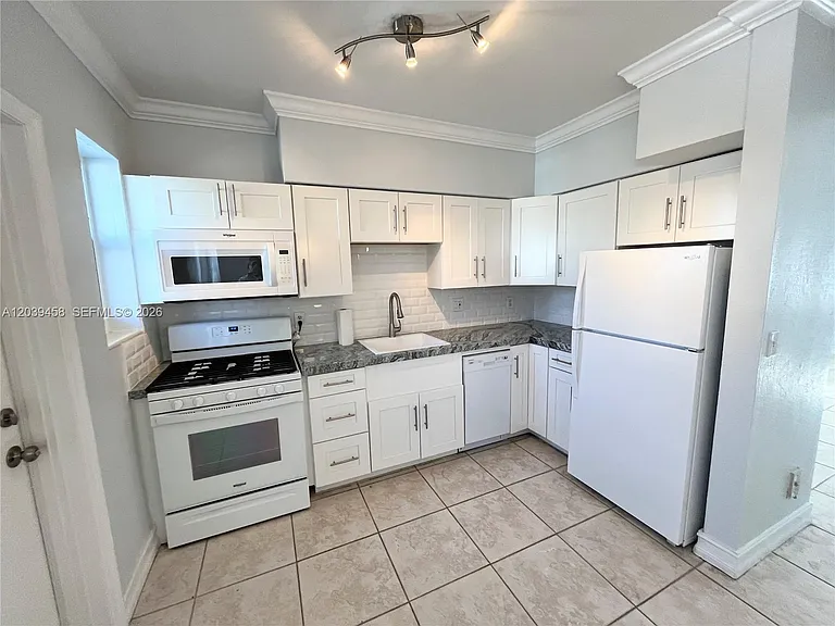 350 75th St #202 — Photo 5