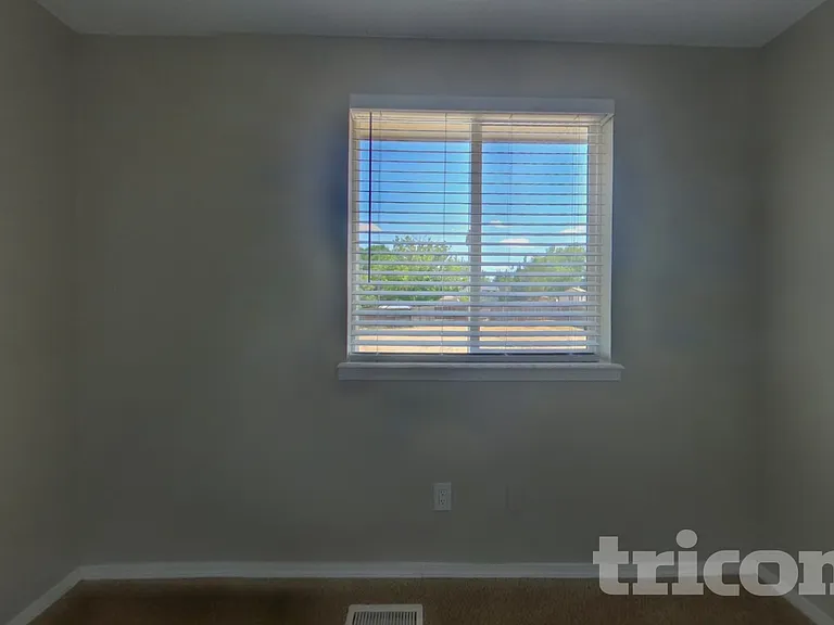 1721 S Genoa Way — Photo 9