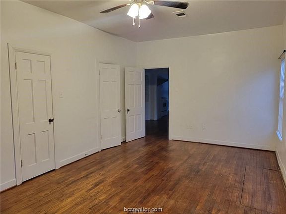2nd image of 600 Boyett St #600