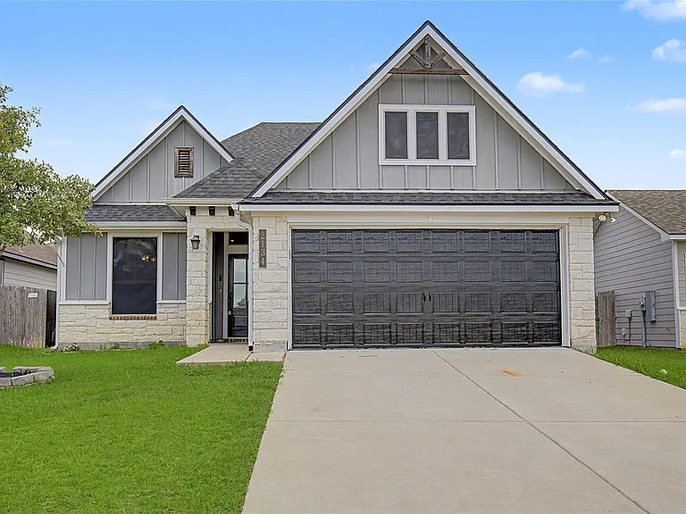 2134 Markley Dr — Photo 1
