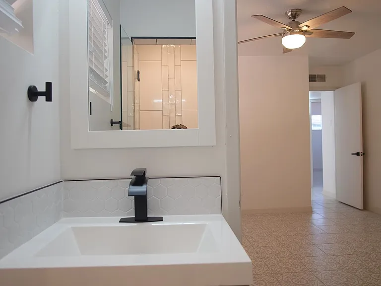 2743 N Park Ave — Photo 15