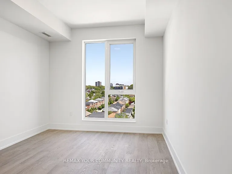 858 Dupont St #823 — Photo 17