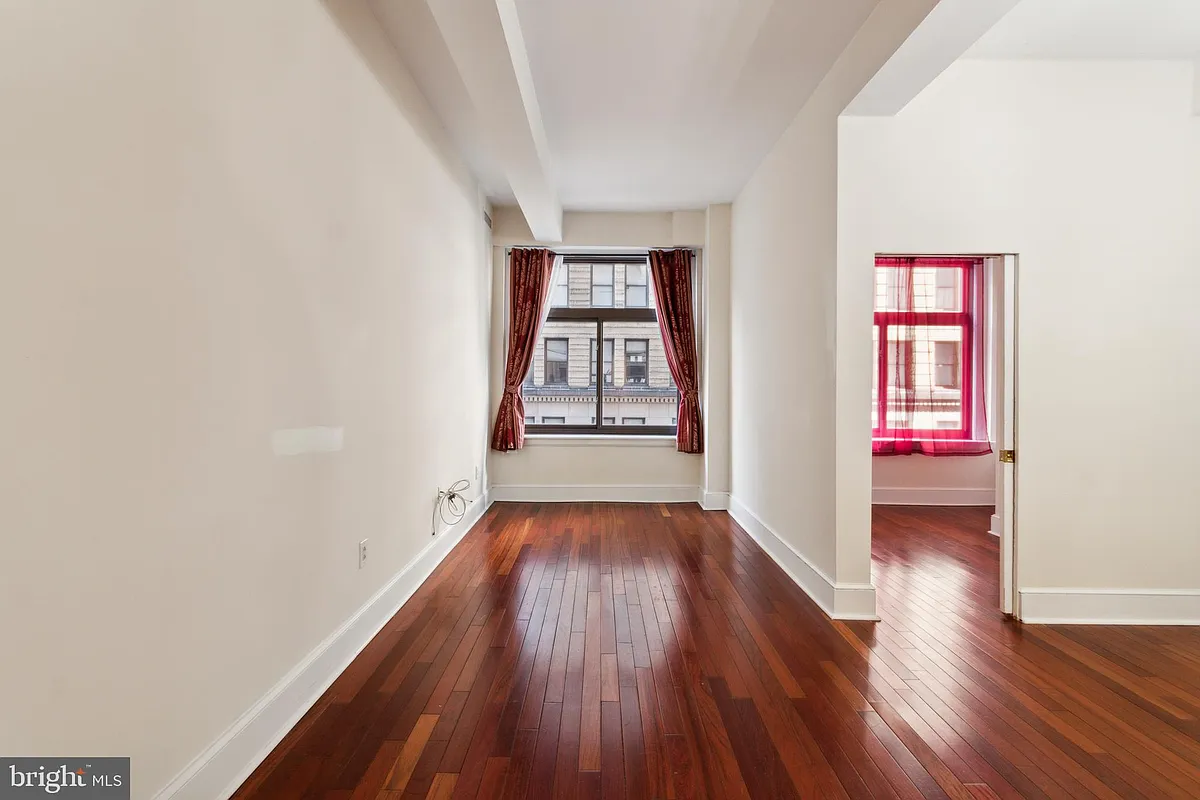 Building Photo - 1500 Chestnut St #-4H
