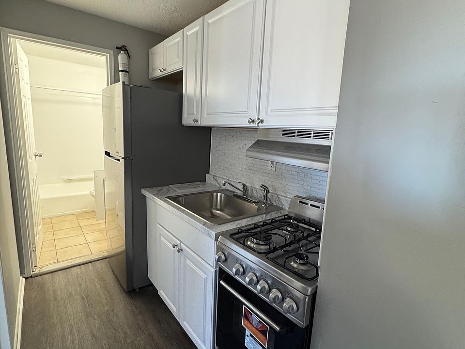 1st image of 129 Black Rock Ave APT 13