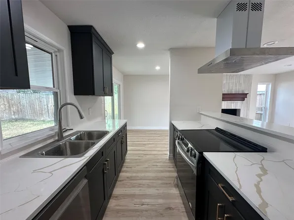 5026 Court Rd, Houston, TX 77053