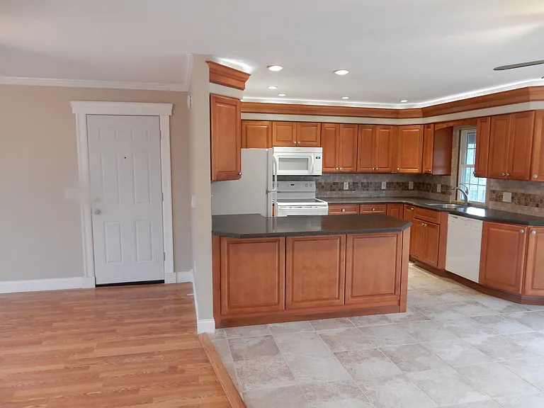Oakhaven Acres Apartments — Photo 10
