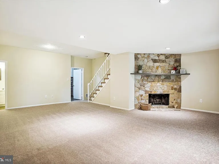 7768 Heatherton Ln #7768 — Photo 16