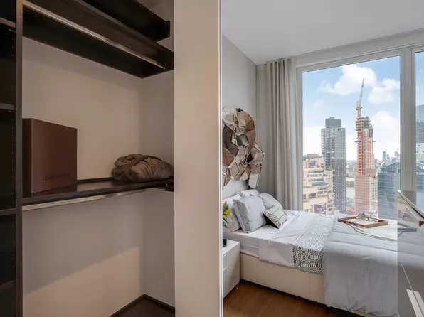 222 East 44th Street image 7 of 21