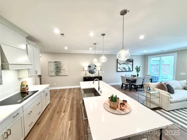 12051 Lavinia Ln, Charlotte, NC 28277