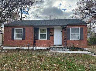 424 Crawford Rd, Saint Louis, MO 63137
