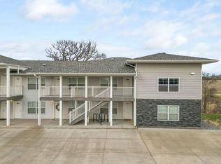 5113 Devils Glen Rd APT 205, Bettendorf, IA 52722