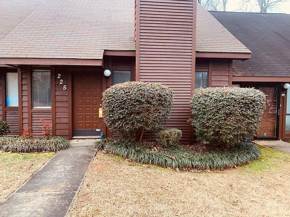 1st image of 225 Rock Knoll Dr