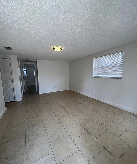 5331 Lemon St #5331 — Photo 5