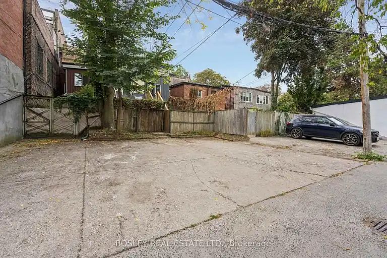 1st image of 297 Sumach St #1