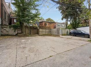 297 Sumach St #1, Toronto, ON M5A 3K4