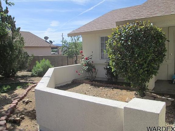 4th image of 2194 E McVicar Ave