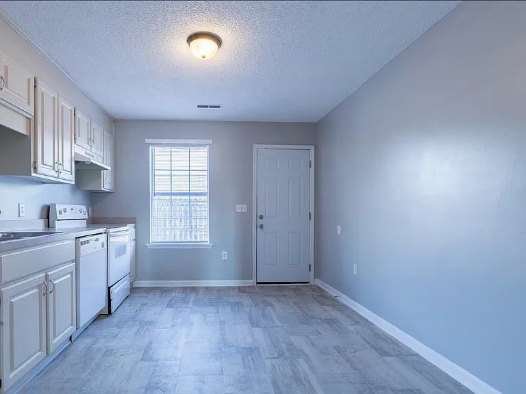 120 Tonyota Ct — Photo 4