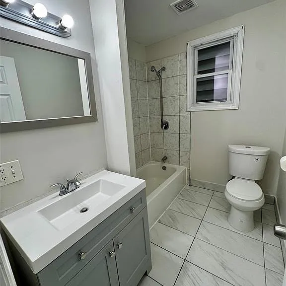 1022 E 22nd St #1 — Photo 6