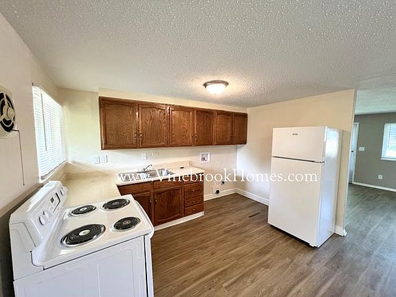 5th image of 3700 Waterbury Dr