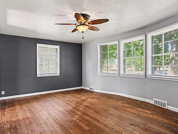 3rd image of 1450 Longfellow Ave