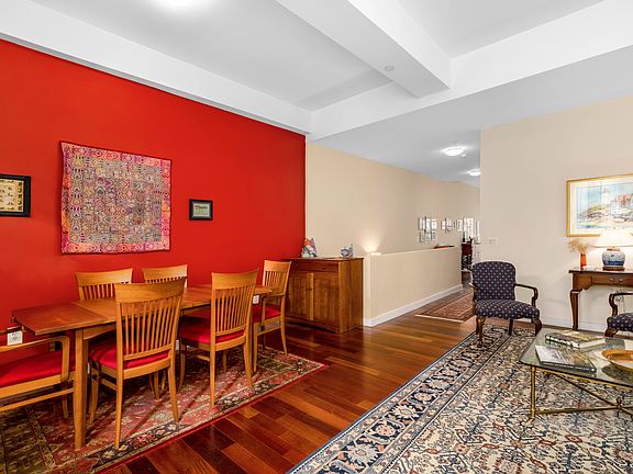 4th image of 309 W 118th St #Townhouse