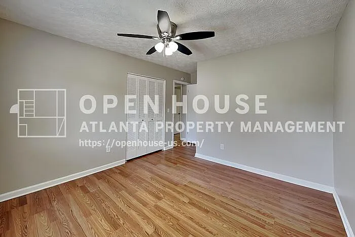 151 Castleair Dr NE — Photo 11