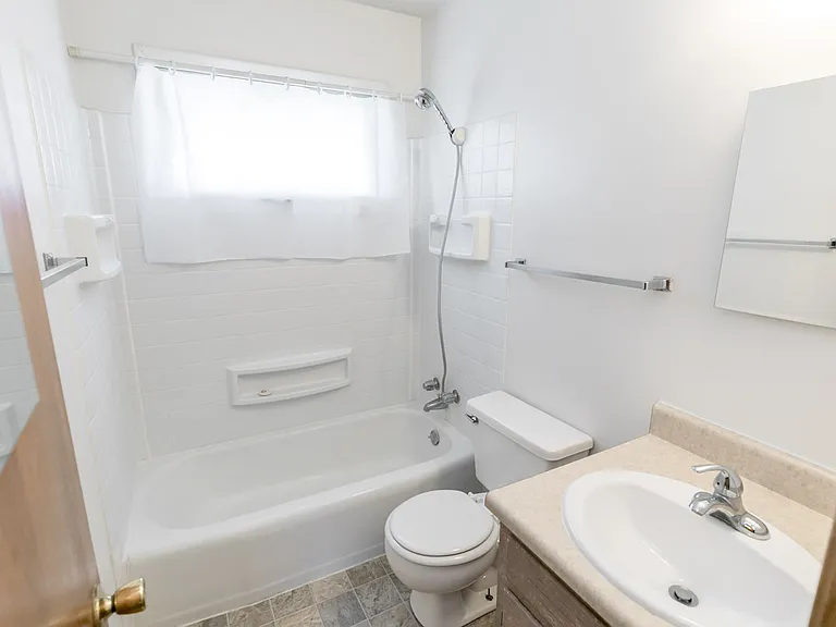 2208 N Cotner Blvd #6 — Photo 12