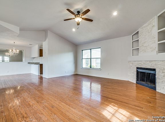 3rd image of 244 Saddlebrook Dr