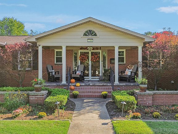 4th image of 1300 E 7th St