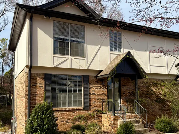 2505 Hawksbury Ln, Hoover, AL 35226