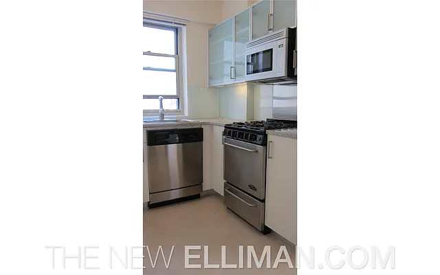 Rented by Douglas Elliman | media 24