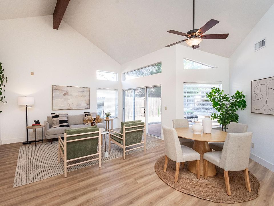 1st image of 195 Baurer Cir